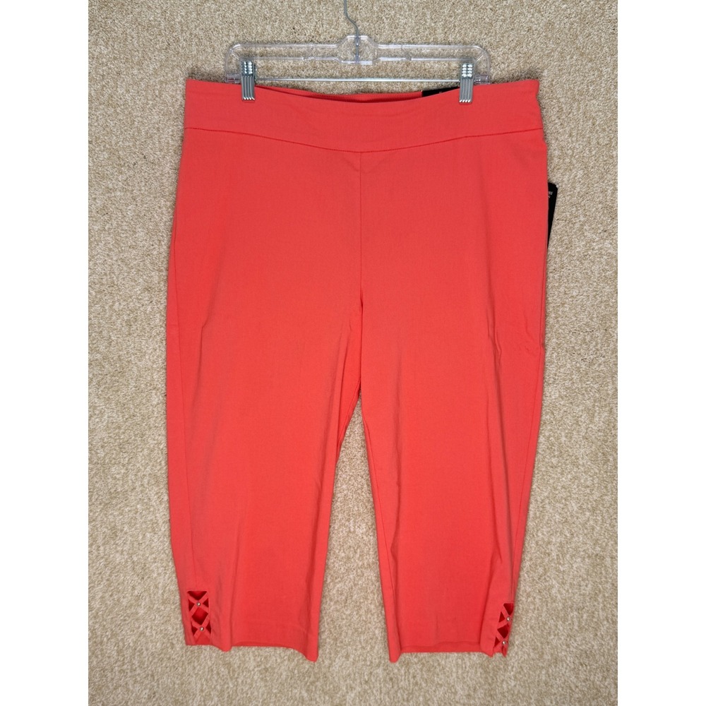 NWT super stretch pull on capri pants rivets summer bright beach lightweight